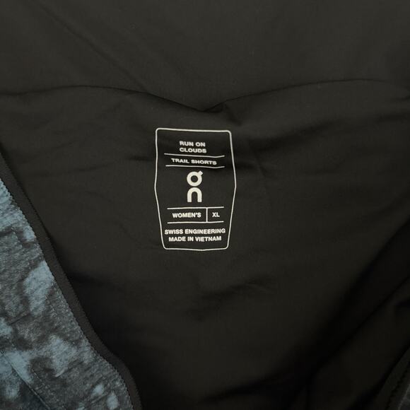 On Cloud Trail Shorts Womens XL Storm Teal Green Black Lined 4.5” Inseam Running - Picture 11 of 14